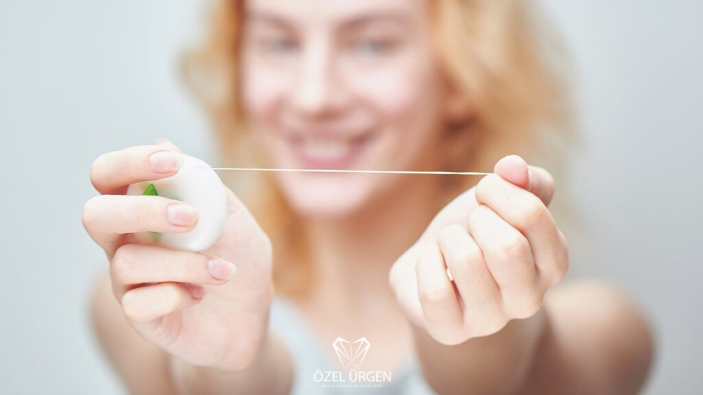How to Use Dental Floss